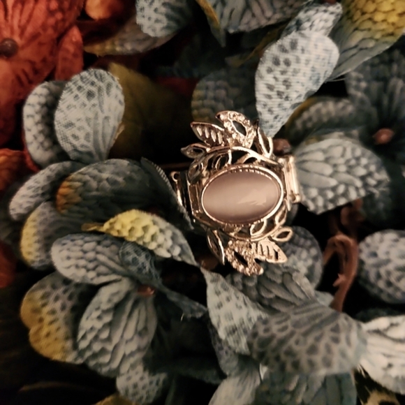 NWOT - Stretchable Costume Ring 💗 - Picture 9 of 9